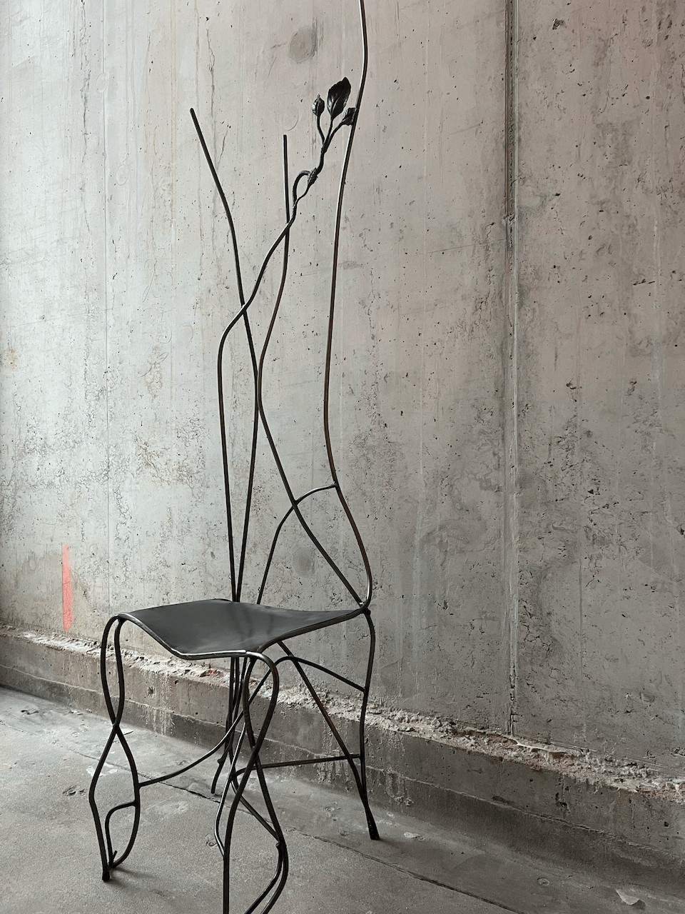 Handmade sculptural metal chair 1980s - Collectors - Net.Work