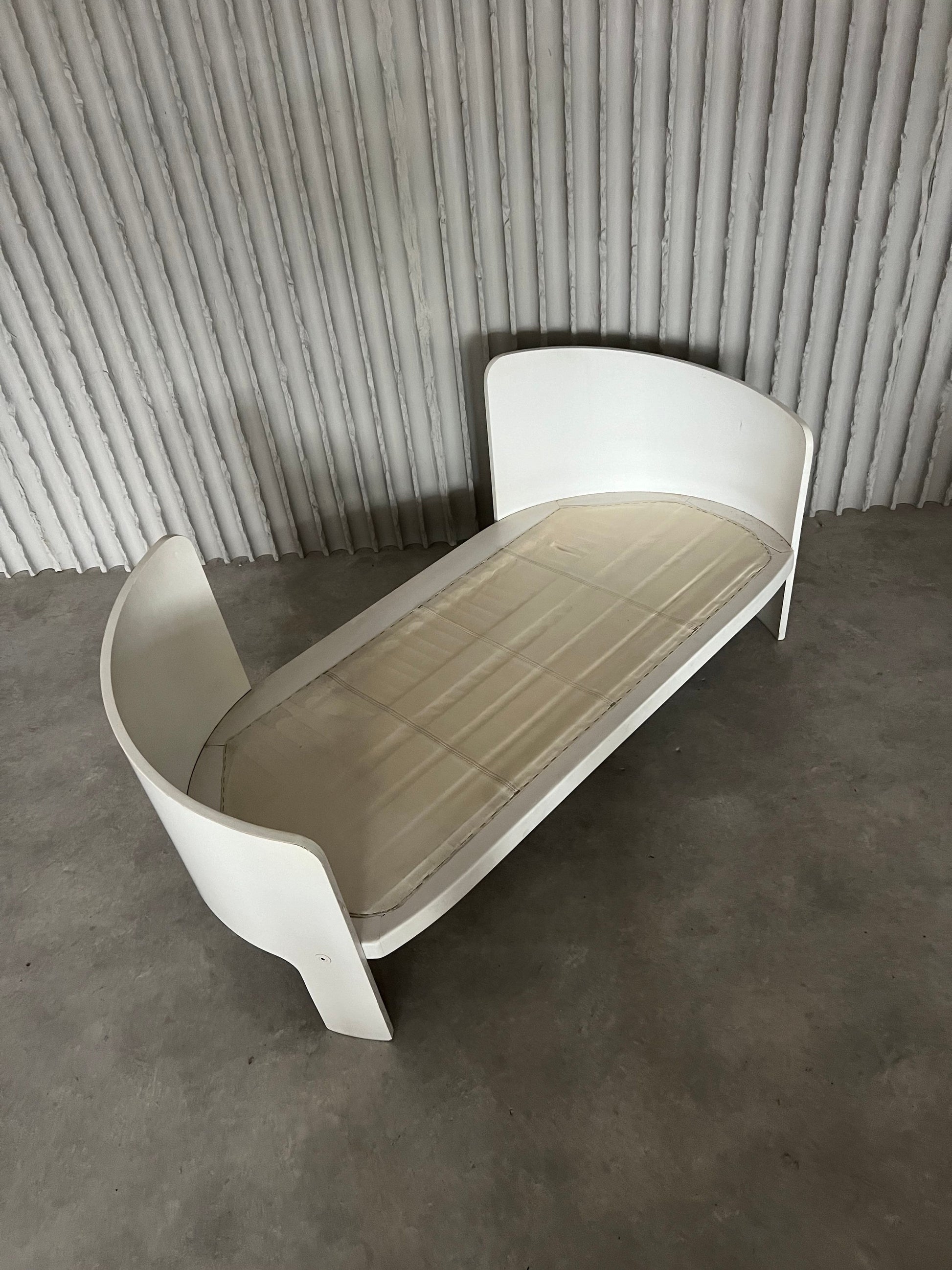 Rare "BZ48" Sofa by Hans Ell for Spectrum – Newly Upholstered - Collectors - Net.Work