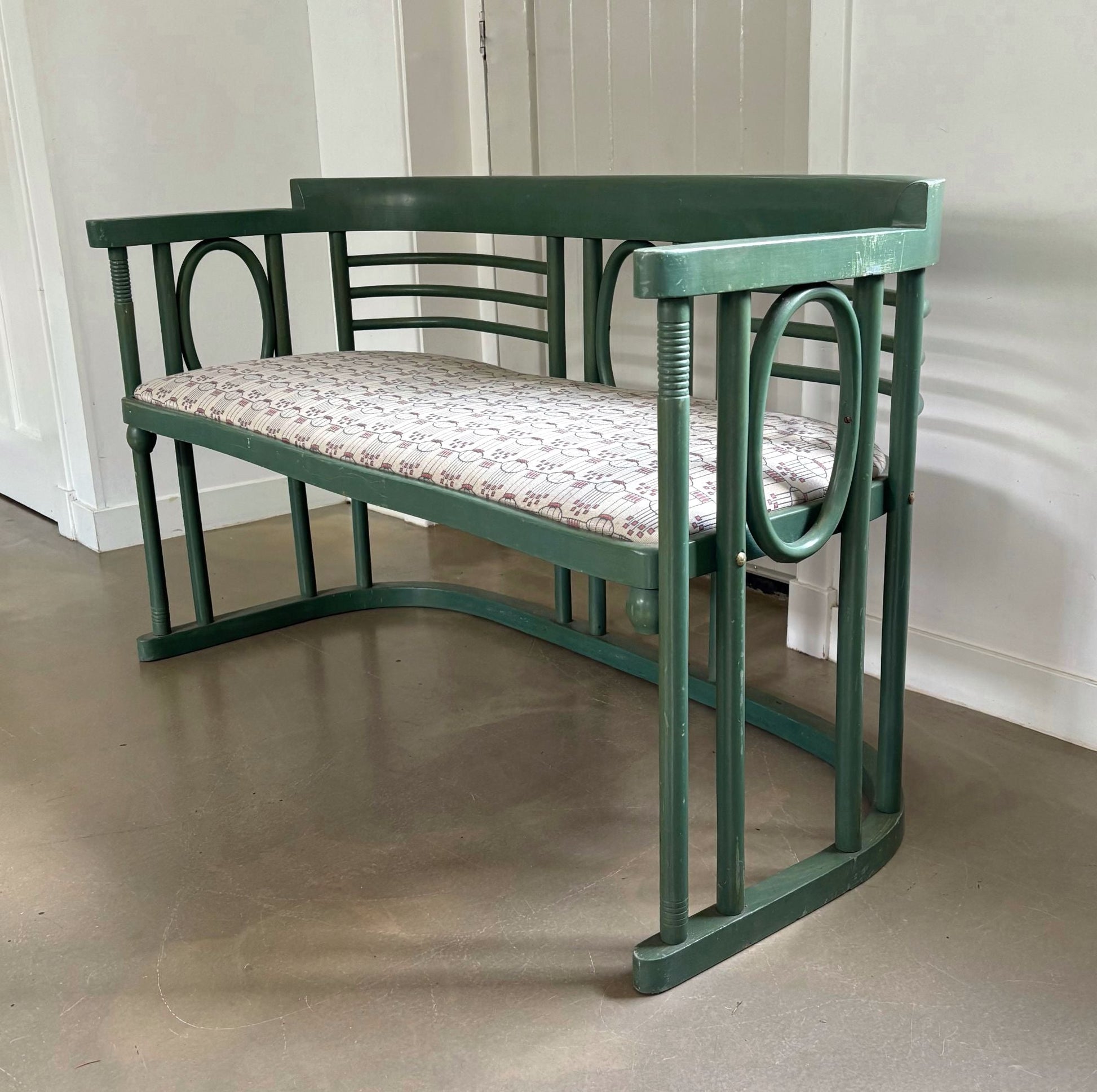 Rare “Fledermaus” bench, design Josef Hoffmann, Austria, 1930s - Collectors - Net.Work
