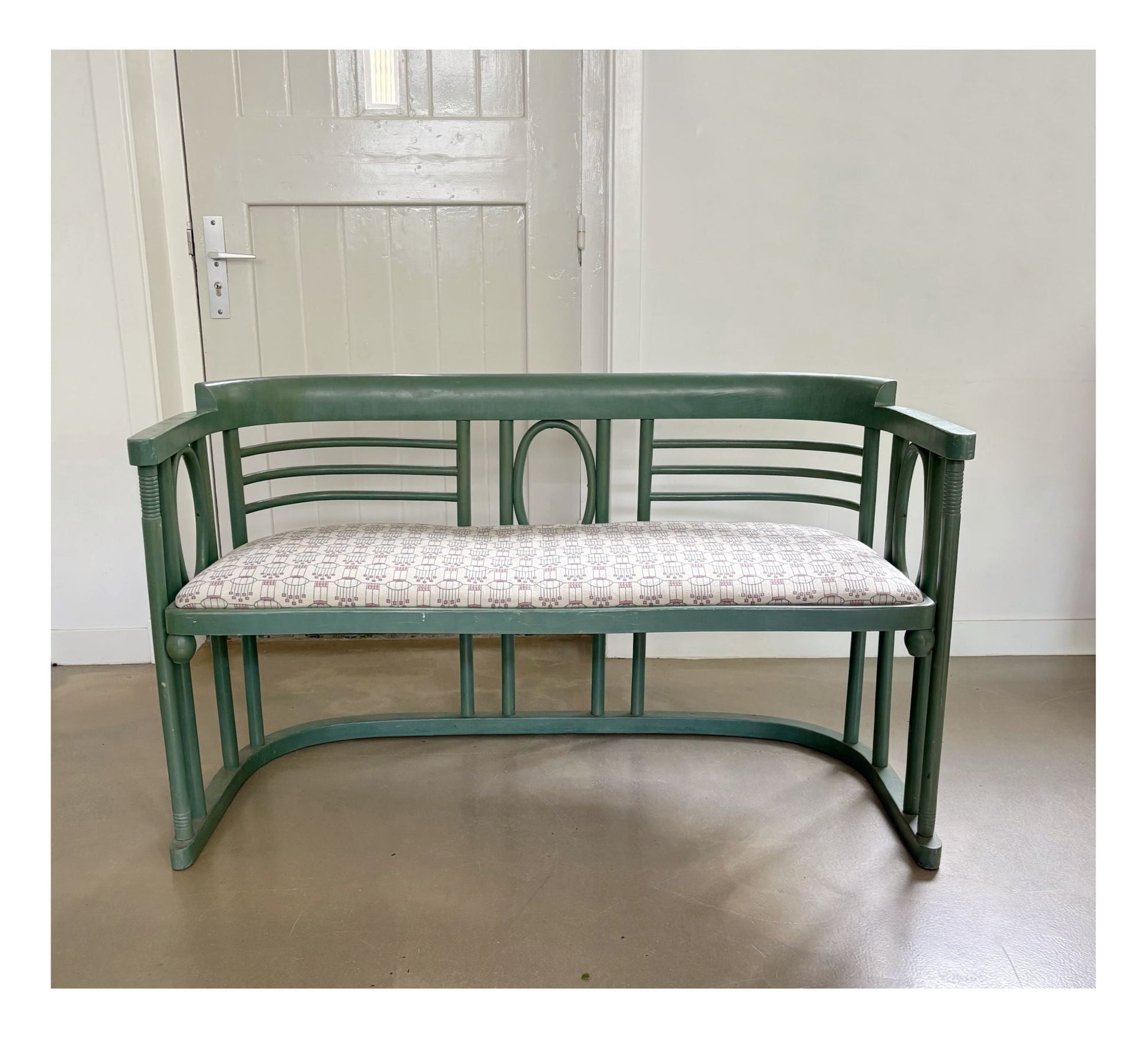 Rare “Fledermaus” bench, design Josef Hoffmann, Austria, 1930s - Collectors - Net.Work