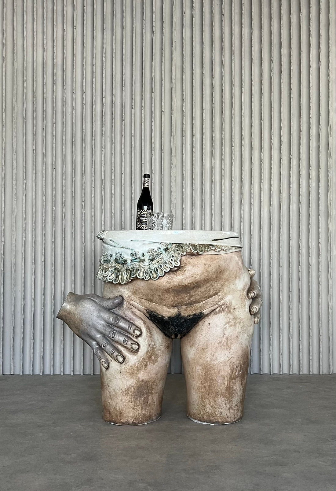 Sculptural ceramic side table by Francis Hewlett - Collectors - Net.Work